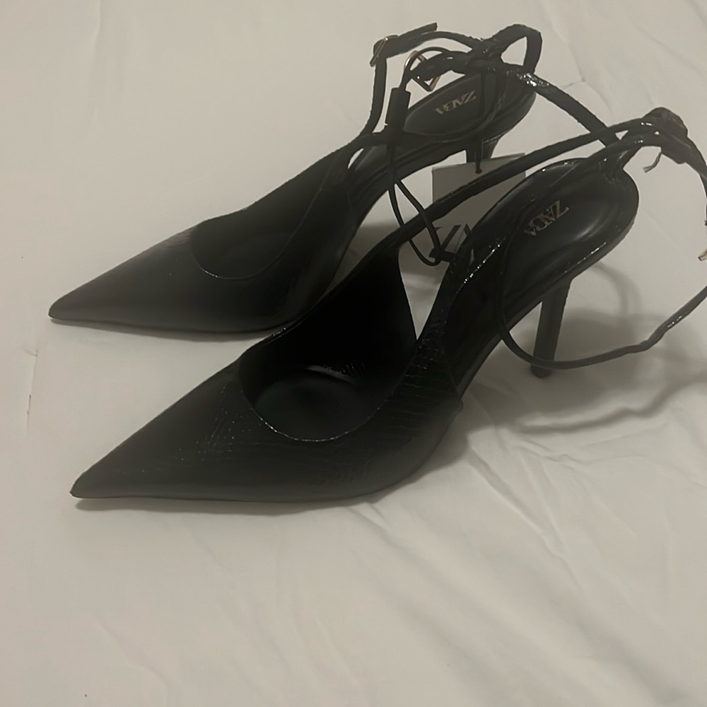 Zara sling back black pump. Brand New. Size 40